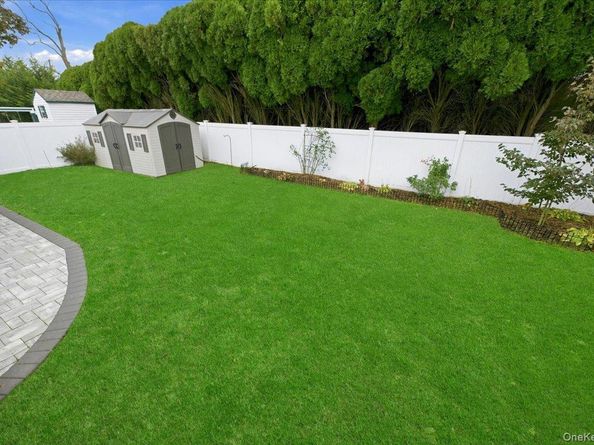 1800 Carlisle Place, Merrick NY 11566