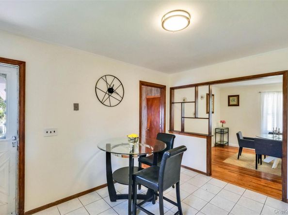 23 Portland Way, Wheatley Heights NY 11798