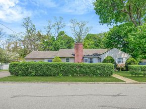 23 Portland Way, Wheatley Heights NY 11798