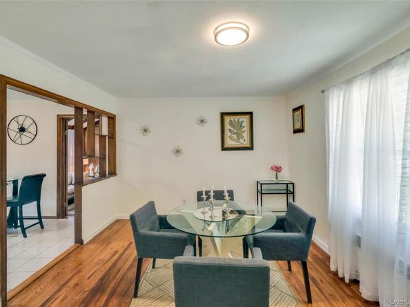 23 Portland Way, Wheatley Heights NY 11798