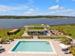 10 Shore Road Unit 107, Glenwood Landing NY 11547