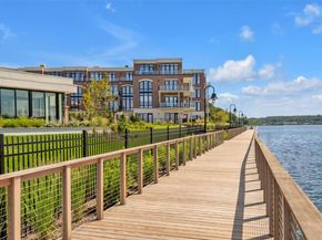 10 Shore Road Unit 107, Glenwood Landing NY 11547