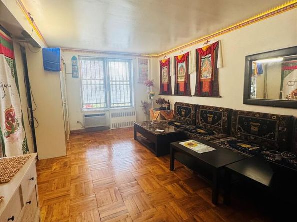 86-04 Grand Ave 2D, Elmhurst NY 11373
