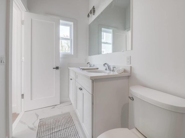 19 Montauk Highway 5, Westhampton NY 11977