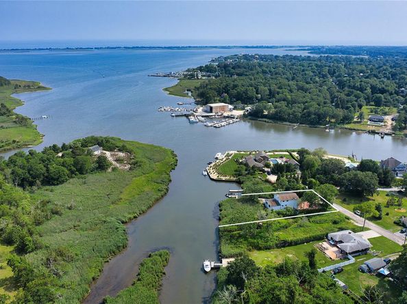 13 Bayberry Lane, East Quogue NY 11942