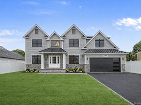 30 Main Parkway, Plainview NY 11803