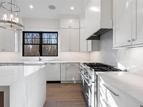 30 Main Parkway, Plainview NY 11803