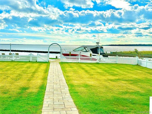 40 Laura Lee Drive, Center Moriches NY 11934