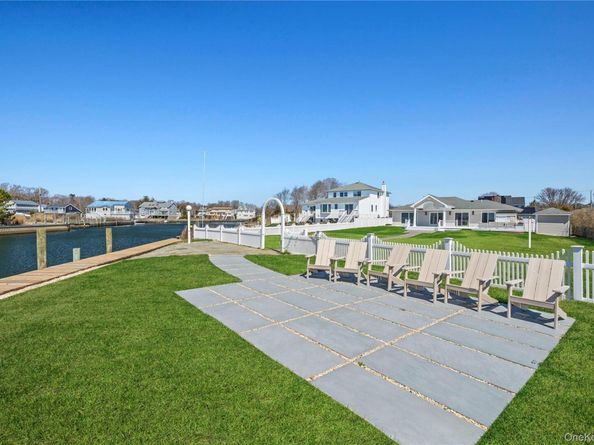 40 Laura Lee Drive, Center Moriches NY 11934