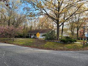 2 Cassie Court, Mount Sinai NY 11766