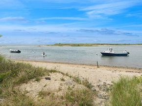 53 Crassen Boulevard Park Ave unit 3, Amagansett NY 11930