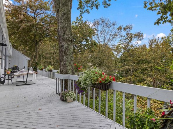 6 Bluffview Court, Miller Place NY 11764