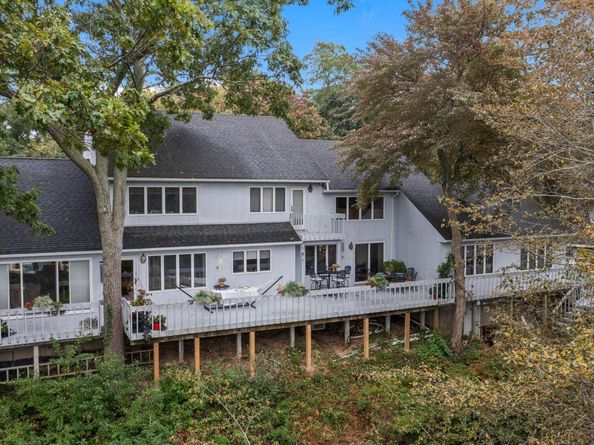 6 Bluffview Court, Miller Place NY 11764