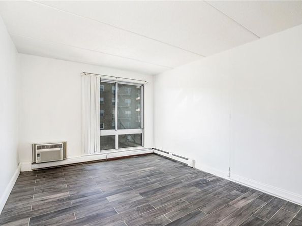 397 N Broadway 3E, Yonkers NY 10701
