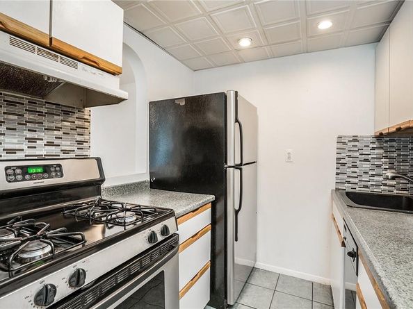 397 N Broadway 3E, Yonkers NY 10701