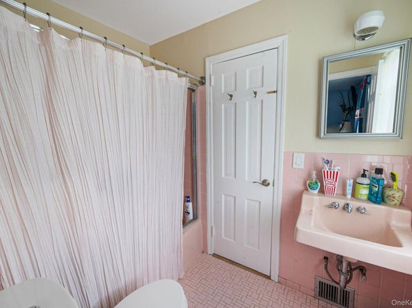 21 Demarre Lane, Bayport NY 11705