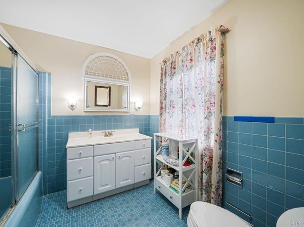 21 Demarre Lane, Bayport NY 11705