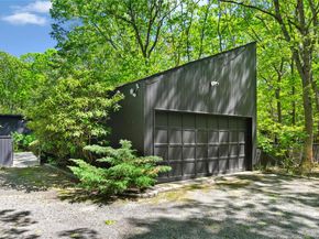 24 N Quarter Road, Westhampton NY 11977