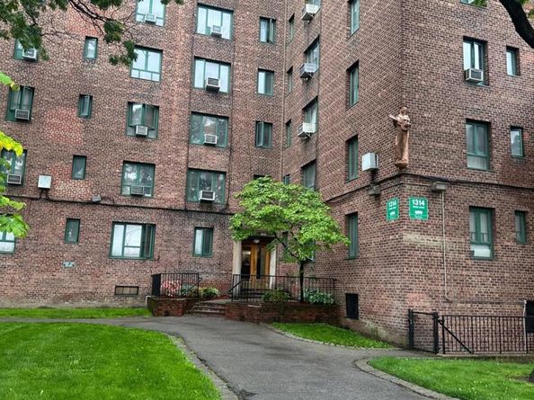 1314 Virginia Avenue 5A, Bronx NY 10462