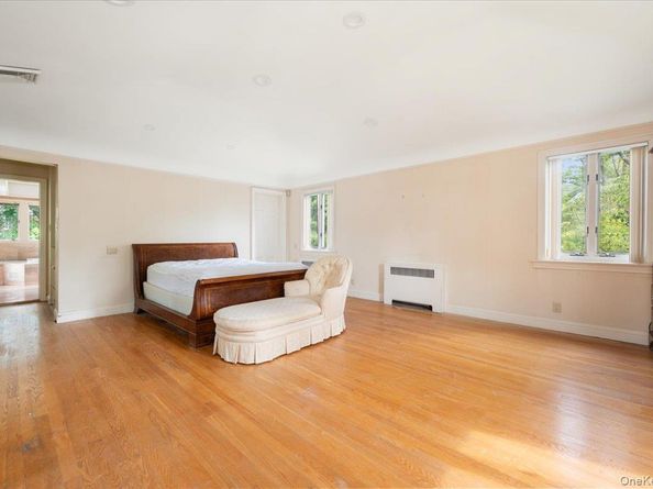 1 Parkside Drive, Great Neck NY 11021