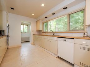 1 Parkside Drive, Great Neck NY 11021