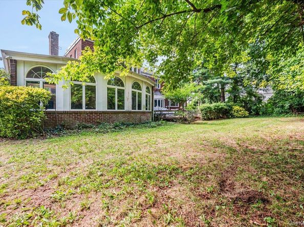 1 Parkside Drive, Great Neck NY 11021