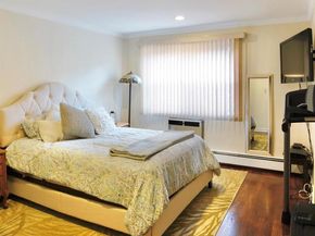 50 Hillpark Avenue 2F, Great Neck NY 11021