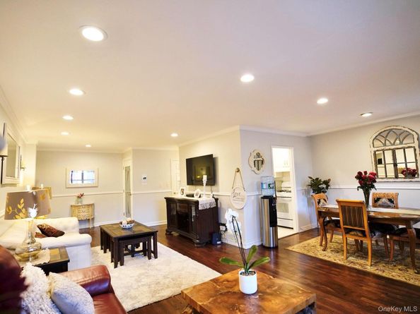 50 Hillpark Avenue 2F, Great Neck NY 11021