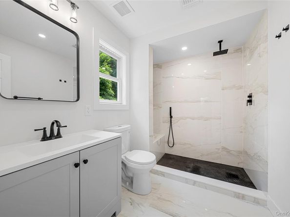 44 Oakdale Avenue, Selden NY 11784