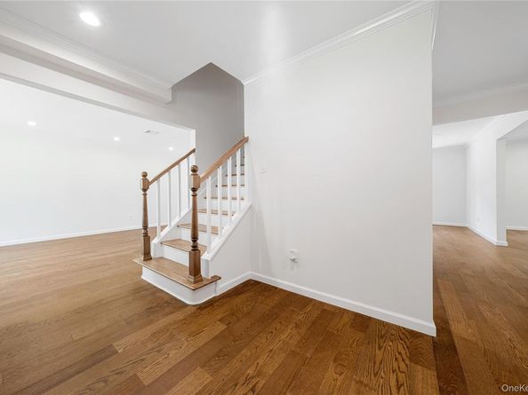 44 Oakdale Avenue, Selden NY 11784