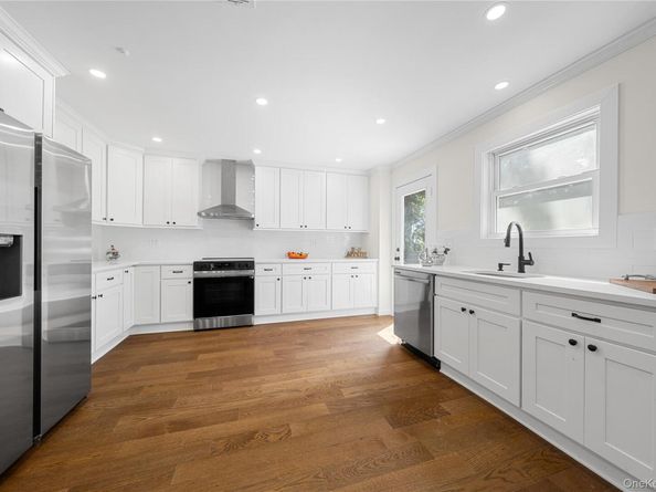 44 Oakdale Avenue, Selden NY 11784