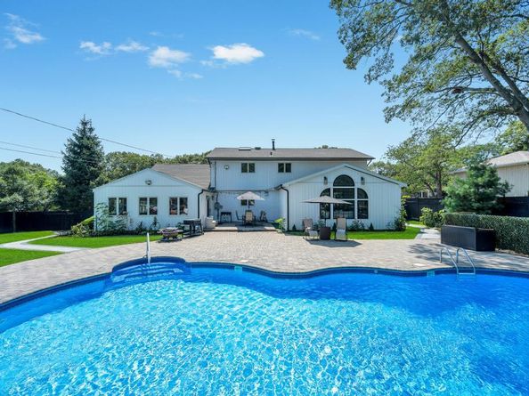 54 Pine Hill Lane, Dix Hills NY 11746