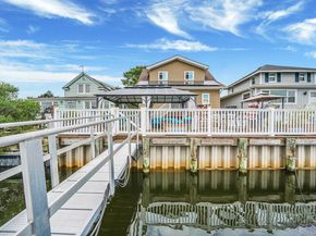 17 East Avenue, Lawrence NY 11559