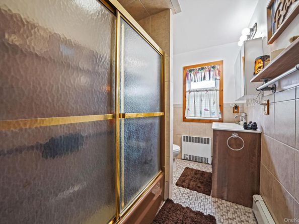 17 East Avenue, Lawrence NY 11559