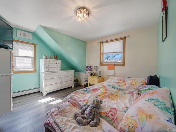 17 East Avenue, Lawrence NY 11559
