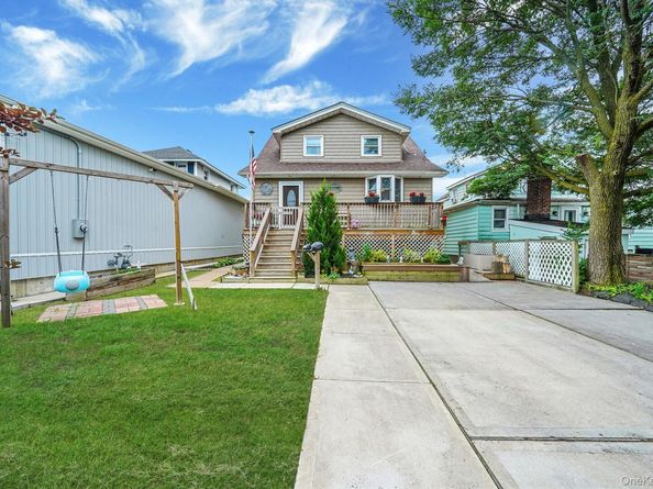 17 East Avenue, Lawrence NY 11559