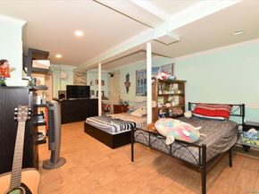 19346 McLaughlin Avenue, Holliswood NY 11423