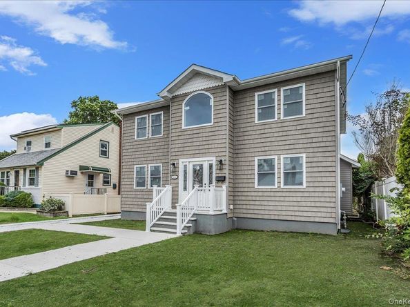 664 Clinton Avenue, Uniondale NY 11553