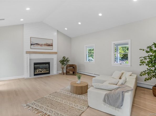 3 Porpoise Court, Northport NY 11768