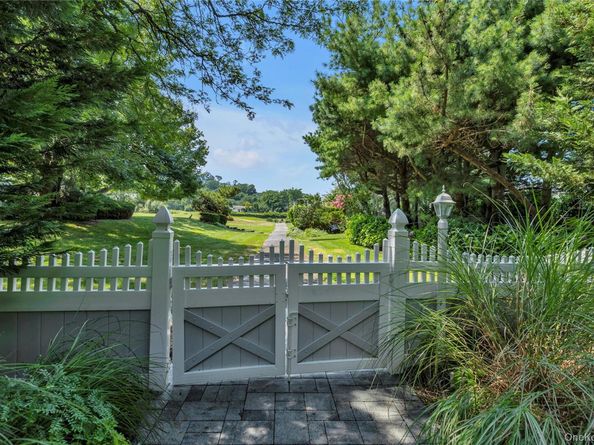 3 Porpoise Court, Northport NY 11768