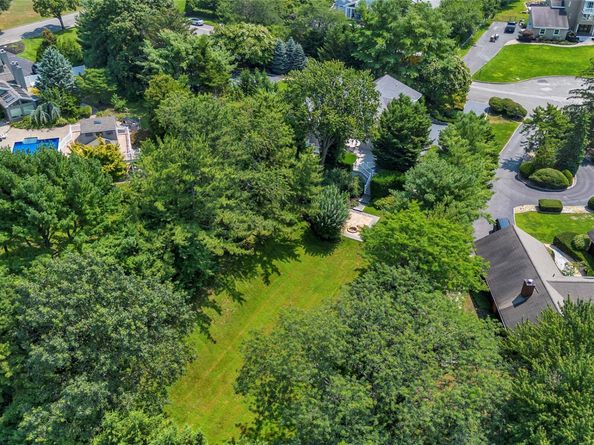 3 Porpoise Court, Northport NY 11768