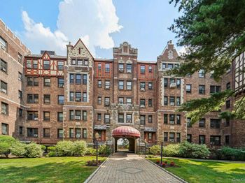 23 Old Mamaroneck Road