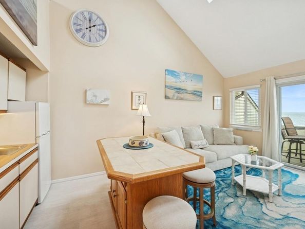 22 Soundview Drive 207, Montauk NY 11954