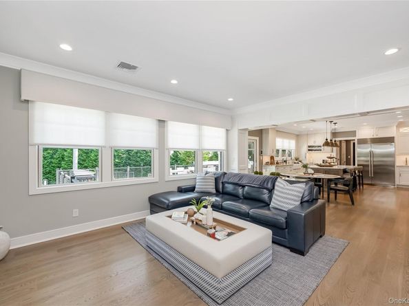 11 Landview Drive, Dix Hills NY 11746