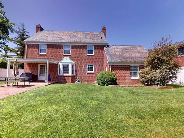 4 Robert Place, Baldwin NY 11510