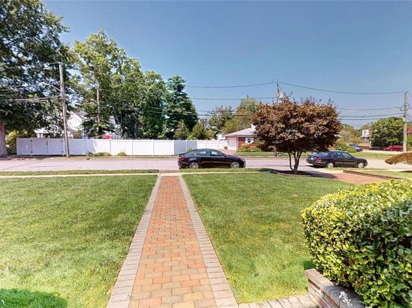 4 Robert Place, Baldwin NY 11510