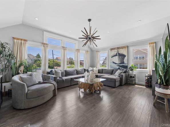 234 W Islip Road, West Islip NY 11795