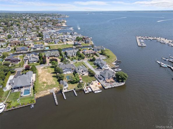 234 W Islip Road, West Islip NY 11795