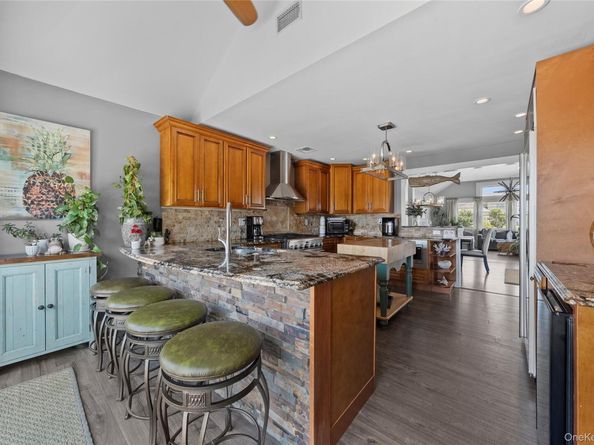 234 W Islip Road, West Islip NY 11795