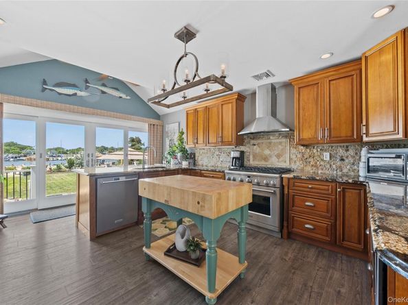 234 W Islip Road, West Islip NY 11795
